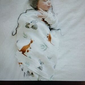 Saranoni Luxury Blanket NWOT Bamboo Muslin Swaddle Blanket